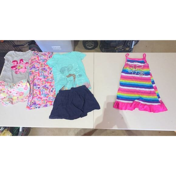 Lot Of 57 Girls Outfits (PJs, Outfits, Nightgown) Sized 6-8, Assorted Brands - Picture 6 of 8